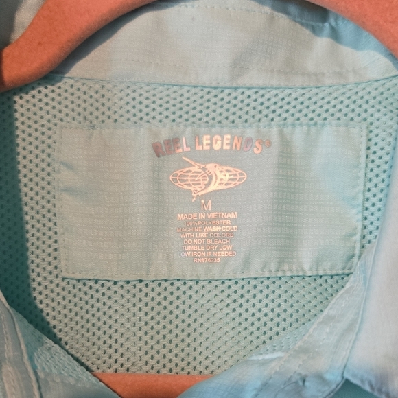 Reel Legends Medium Beach Glass Sleeveless Fishing Button Down Shirt - Picture 2 of 11